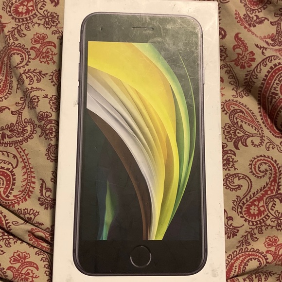 iPhone Se (2020) tiny scratches but work perfectly